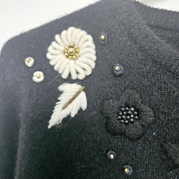 Vintage Hand Embroidered M/L Angora & Lambs wool  blend Pullover Knit Sweater - Picture 8 of 12